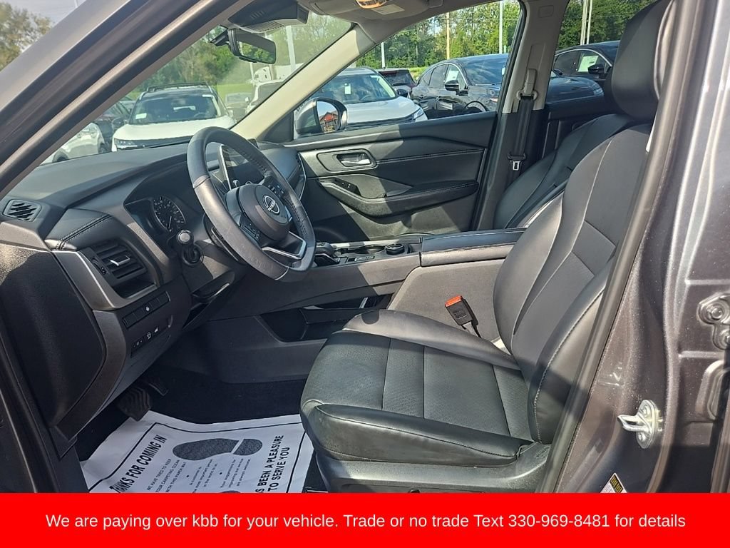 Used 2024 Nissan Rogue SV w/ SV Premium Package AWD/4WD image 9