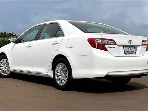 Used 2013 Toyota Camry LE image 11