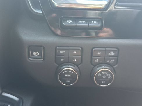 Used 2025 Chevrolet Silverado 2500 LTZ w/ LTZ Premium Package AWD/4WD image 27