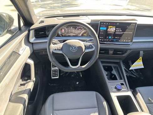 New 2026 Volkswagen Tiguan SE R-Line image 8