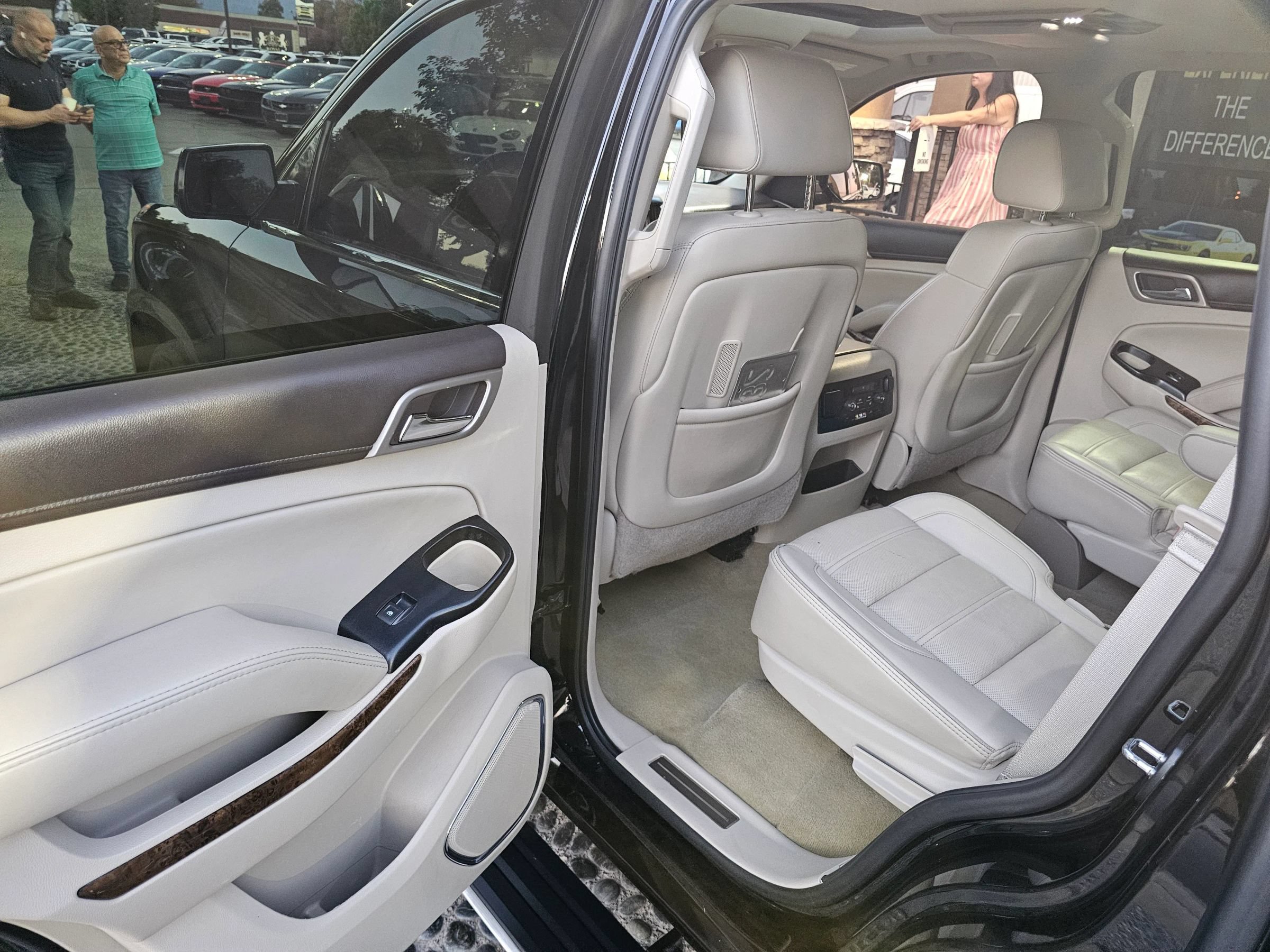 Used 2015 GMC Yukon Denali w/ Premium Package RWD image 21