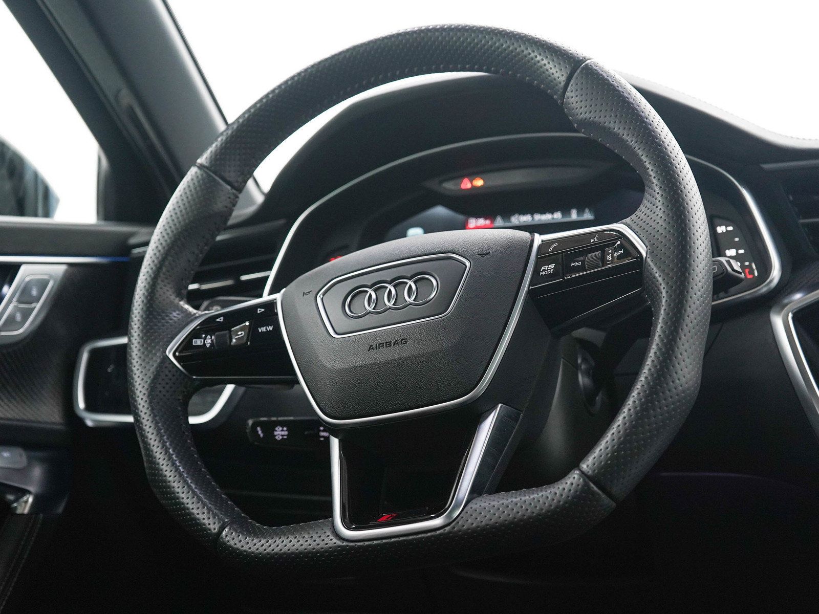 Used 2021 Audi RS 6 AWD/4WD image 18