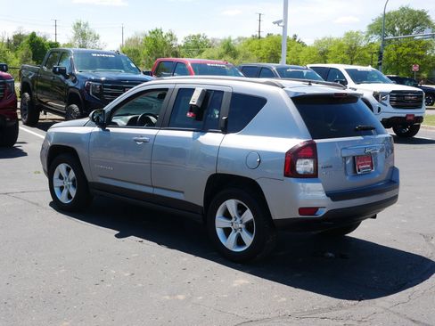 Used 2016 Jeep Compass Latitude w/ All Weather Capability Group AWD/4WD image 5