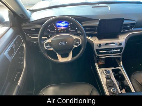 Used 2021 Ford Explorer XLT w/ Equipment Group 202A image 5