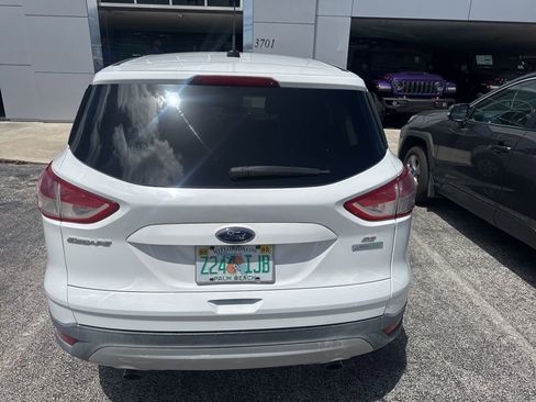 Used 2015 Ford Escape SE image 4