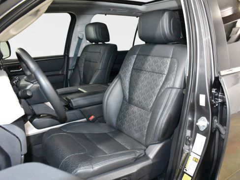 Used 2024 Toyota Sequoia Limited w/ Tow Technology Package AWD/4WD image 28