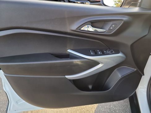 Used 2025 Chevrolet Trax LS image 11