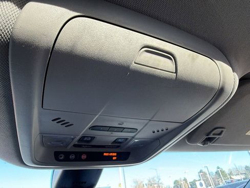 Used 2018 Buick Enclave Avenir w/ Avenir Technology Package image 32