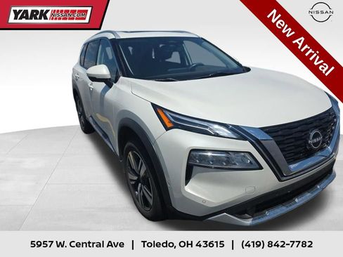 Used 2023 Nissan Rogue Platinum AWD/4WD image 1