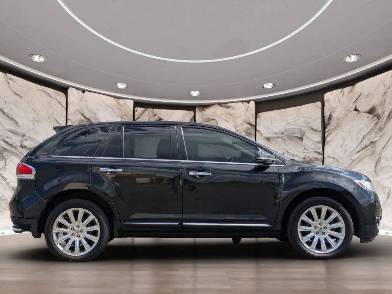 Used 2012 Lincoln MKX AWD image 12