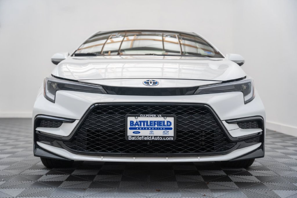 Certified 2024 Toyota Corolla SE FWD image 2