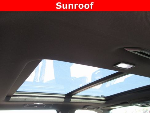 Used 2023 Chevrolet Suburban RST image 17