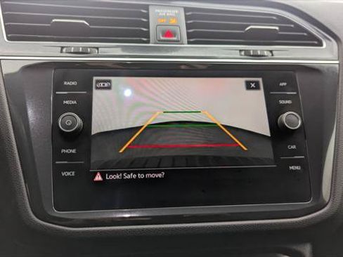 Used 2022 Volkswagen Tiguan SE R-Line FWD image 31
