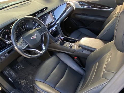 Certified 2025 Cadillac XT6 Premium Luxury image 19
