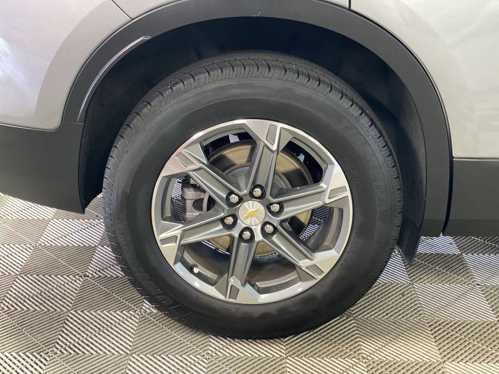 Used 2023 Chevrolet Blazer LT FWD image 38