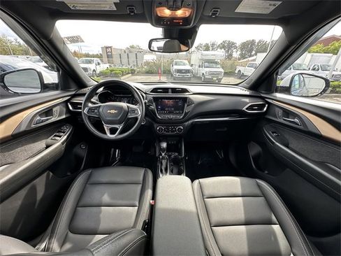Used 2022 Chevrolet TrailBlazer ACTIV w/ Sun and Liftgate Package image 3
