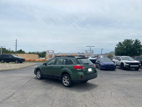 Used 2014 Subaru Outback 2.5i w/ Alloy Wheel Package AWD/4WD image 17