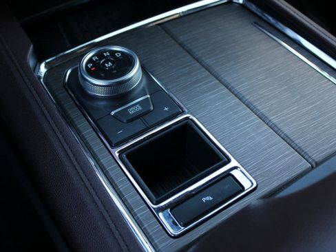 Used 2024 Ford Expedition Limited image 22