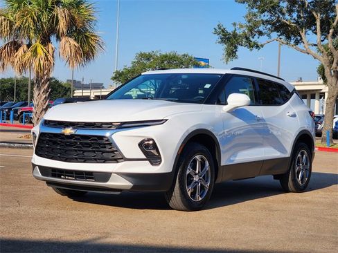 Used 2023 Chevrolet Blazer LT w/ Convenience Package image 3