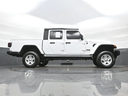 Used 2022 Jeep Gladiator Sport AWD/4WD image 31