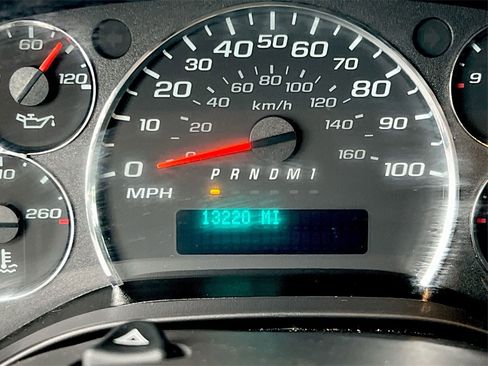 Used 2022 GMC Savana 2500 w/ Driver Convenience Package image 12