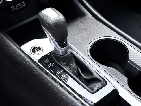 Used 2025 Nissan Altima 2.5 SV image 24