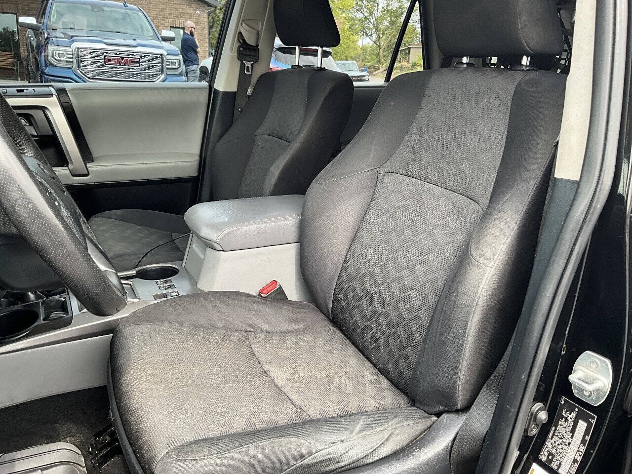 Used 2011 Toyota 4Runner Trail AWD/4WD image 9