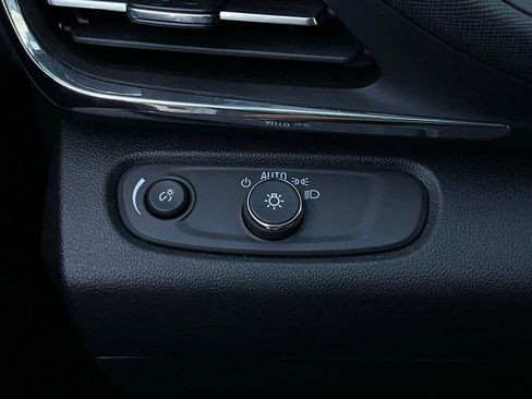 Used 2025 Buick Envista Preferred image 20