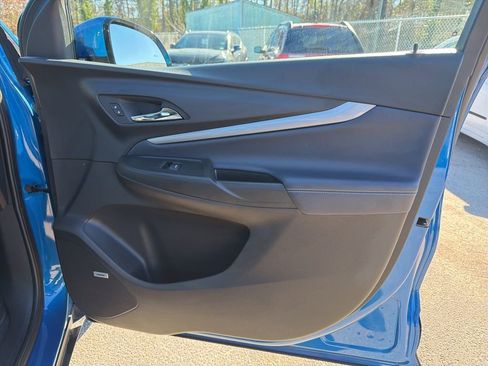 Used 2022 Chevrolet Bolt EUV Premier w/ Sun & Sound Package image 33
