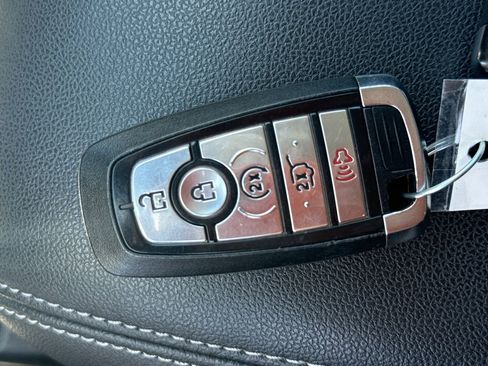 Used 2025 Ford Escape SE FWD image 42