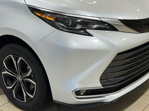New 2026 Toyota Sienna Platinum AWD/4WD image 2