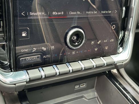 Used 2025 GMC Yukon XL Elevation w/ Technology Package AWD/4WD image 33