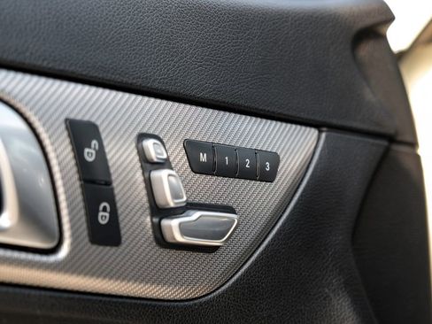 Used 2017 Mercedes-Benz SLC 300 image 37