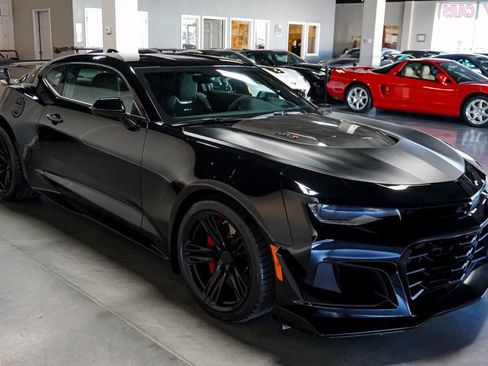 Used 2023 Chevrolet Camaro ZL1 image 4