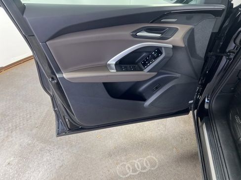 Used 2025 Audi Q5 Premium Plus w/ Premium Plus image 19