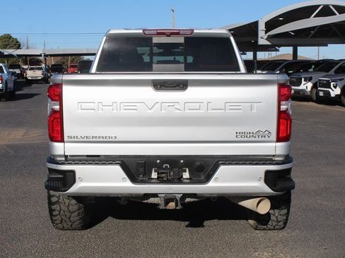 Used 2022 Chevrolet Silverado 2500 High Country w/ Safety Package II image 4