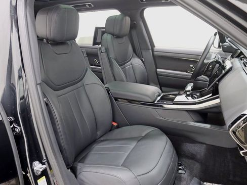 Used 2025 Land Rover Range Rover Sport Dynamic SE image 27