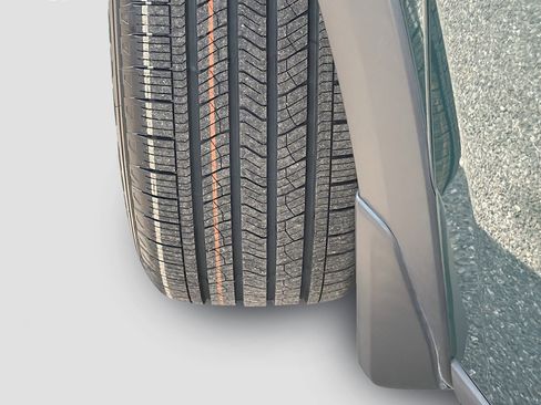 Used 2023 Nissan Pathfinder SL image 41