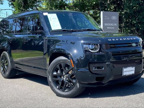 Used 2023 Land Rover Defender 130 X-Dynamic SE AWD/4WD image 2