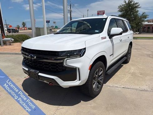 Used 2021 Chevrolet Tahoe Z71 w/ Luxury Package AWD/4WD image 3