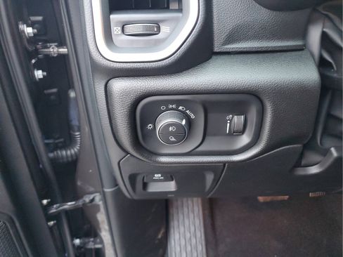 Certified 2026 RAM 1500 Express AWD/4WD image 27