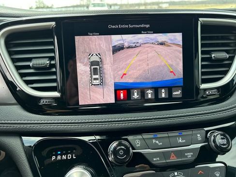New 2026 Chrysler Pacifica Select w/ S Appearance Package AWD/4WD image 26