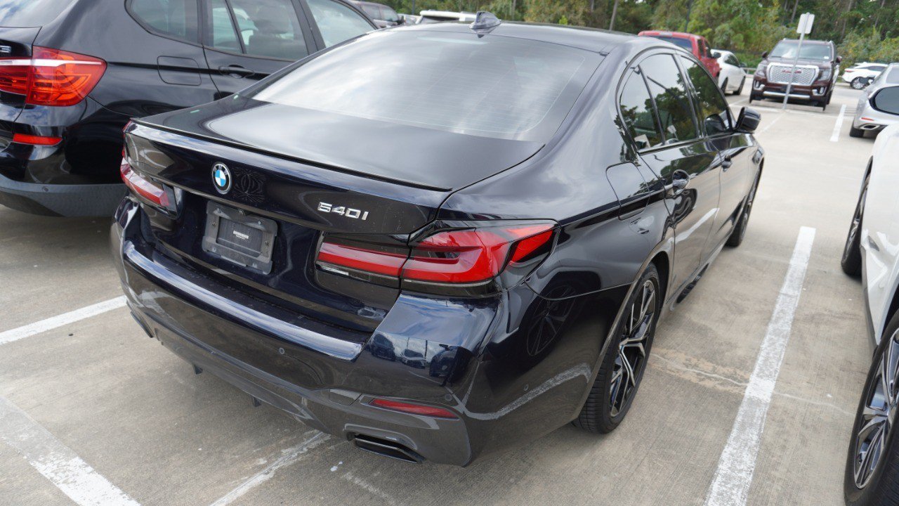 Used 2023 BMW 540i w/ M Sport Package RWD image 5