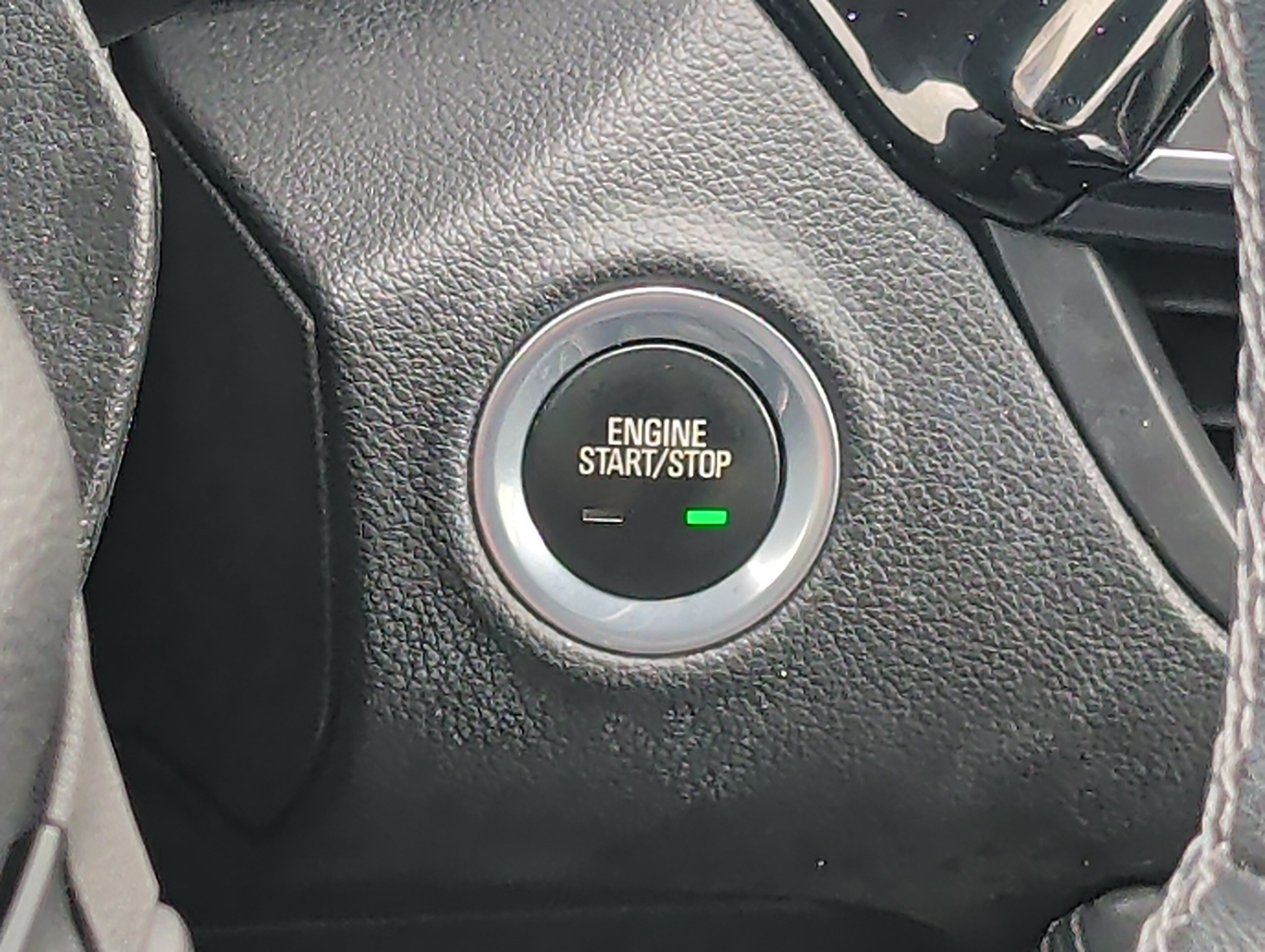 Used 2019 Buick Envision Essence FWD image 31