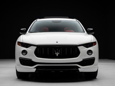 Used 2022 Maserati Levante GT AWD/4WD image 8