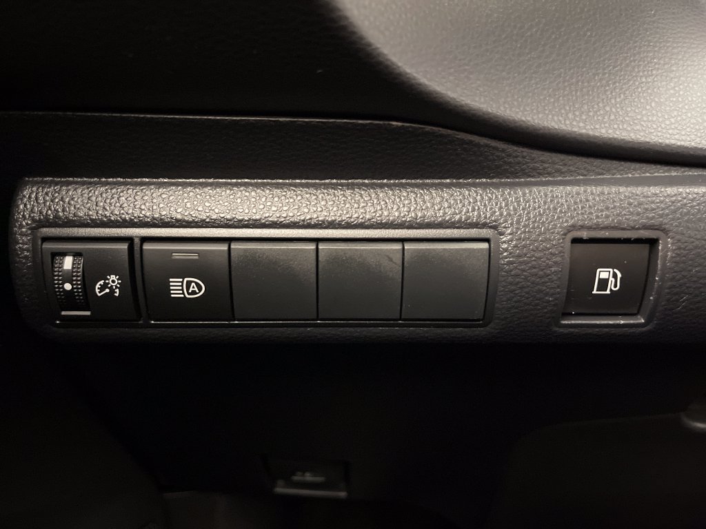 Used 2024 Toyota Corolla LE FWD image 28