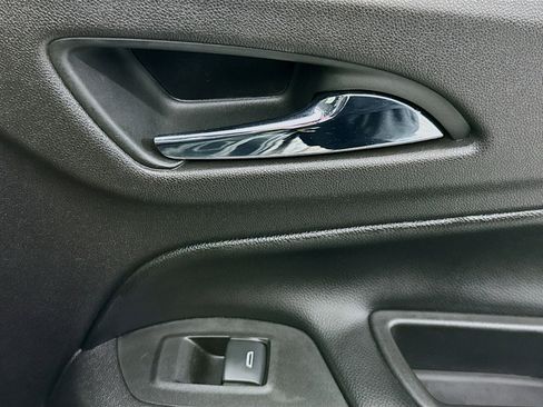 Used 2019 Chevrolet Equinox LT image 30