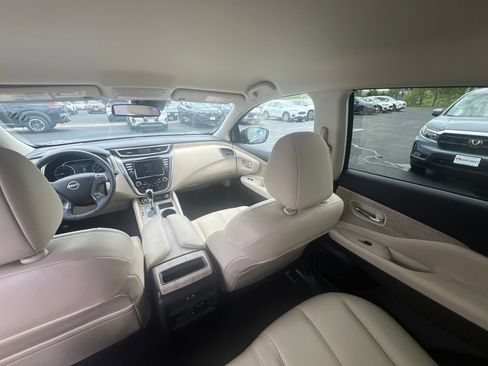 Used 2024 Nissan Murano SV AWD/4WD image 15