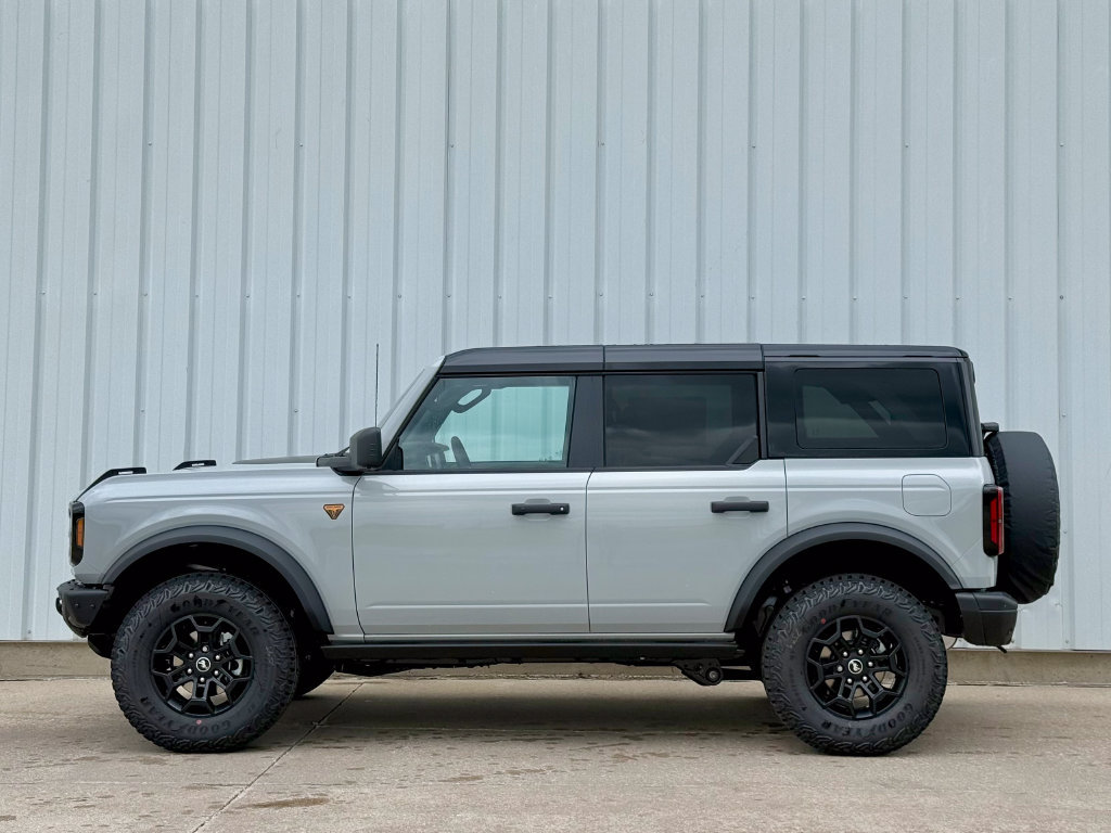 New 2026 Ford Bronco Badlands AWD/4WD image 3