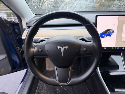 Used 2018 Tesla Model 3 Long Range image 17